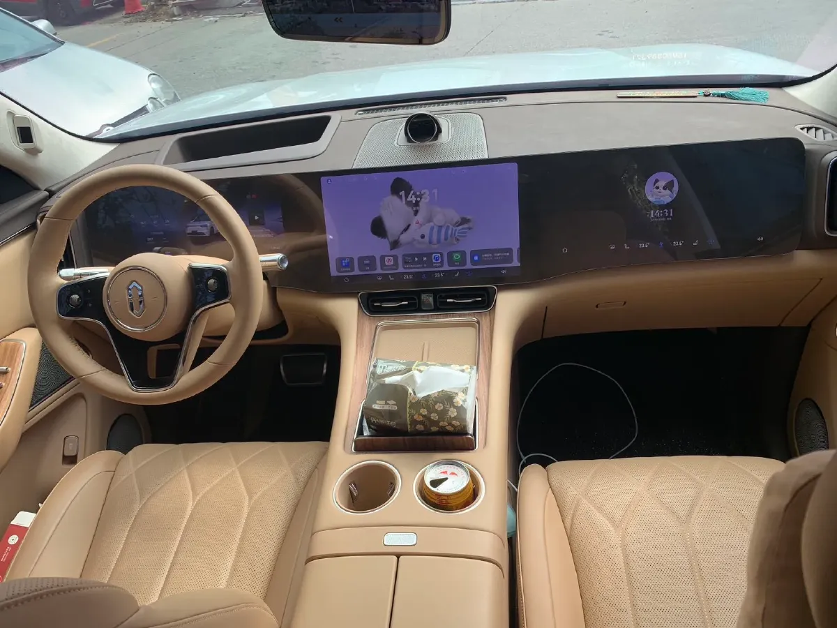 2025 AITO AITO M8 REEV 160HP REEV 53.4KWH,autocango,china used car exporter,china ev exporter,chinese used car exporter,chinese used ev exporter