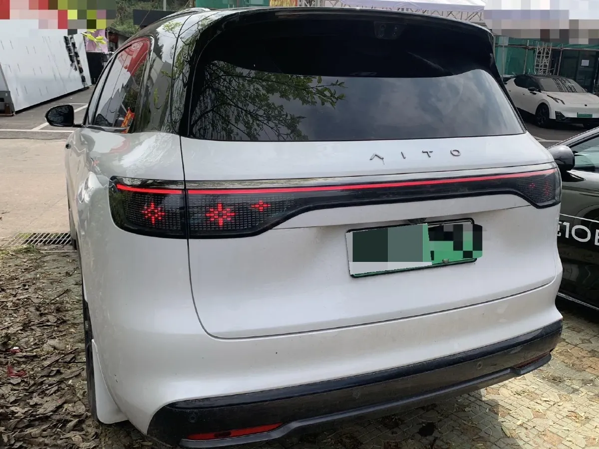 2025 AITO AITO M8 REEV 160HP REEV 53.4KWH,autocango,china used car exporter,china ev exporter,chinese used car exporter,chinese used ev exporter
