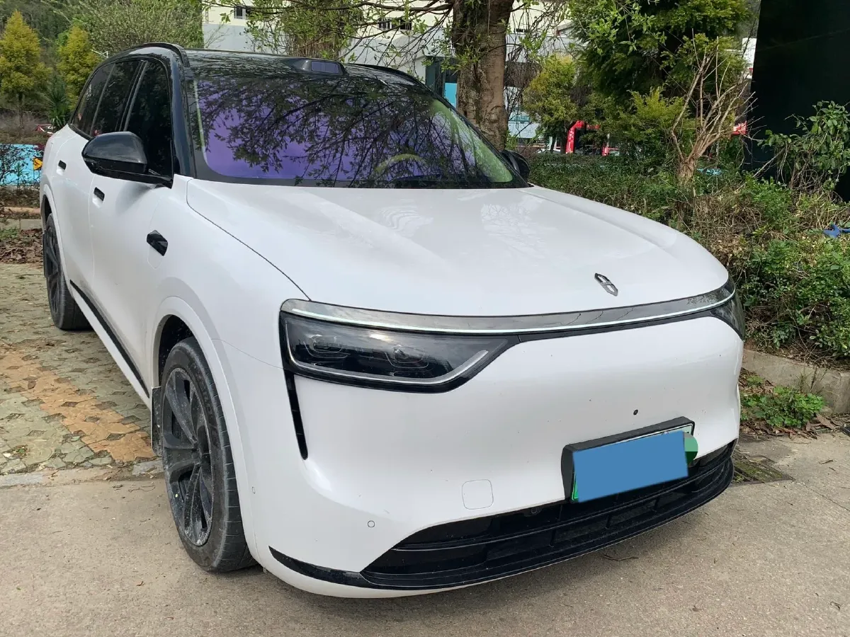 2025 AITO AITO M8 REEV 160HP REEV 53.4KWH,autocango,china used car exporter,china ev exporter,chinese used car exporter,chinese used ev exporter