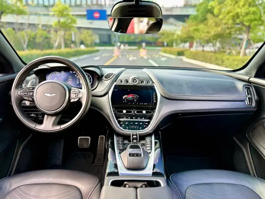 2022 Aston Martin DBX 3.0T 435HP L6 9AT,autocango,china used car exporter,china ev exporter,chinese used car exporter,chinese used ev exporter