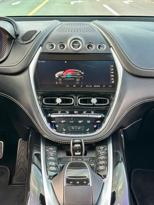 2022 Aston Martin DBX 3.0T 435HP L6 9AT,autocango,china used car exporter,china ev exporter,chinese used car exporter,chinese used ev exporter