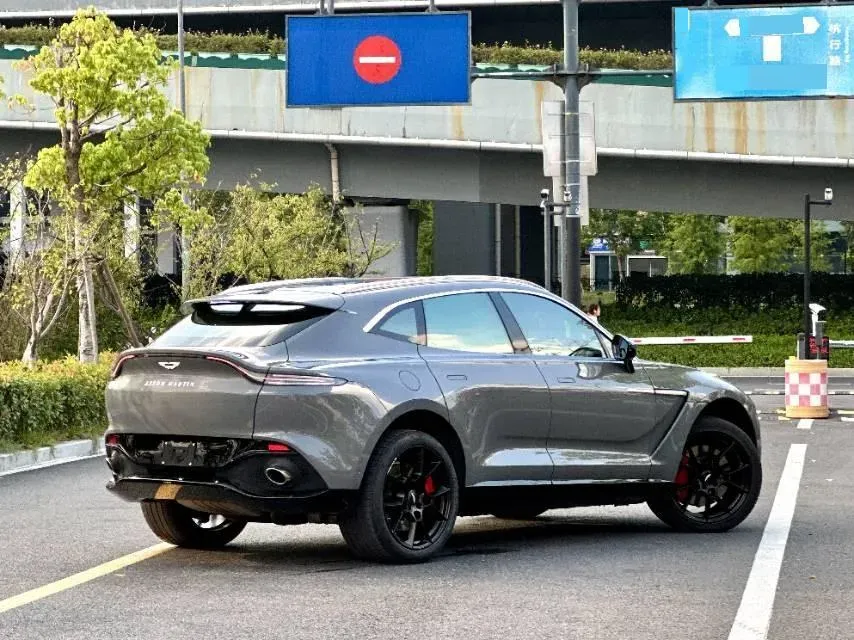 2022 Aston Martin DBX 3.0T 435HP L6 9AT,autocango,china used car exporter,china ev exporter,chinese used car exporter,chinese used ev exporter
