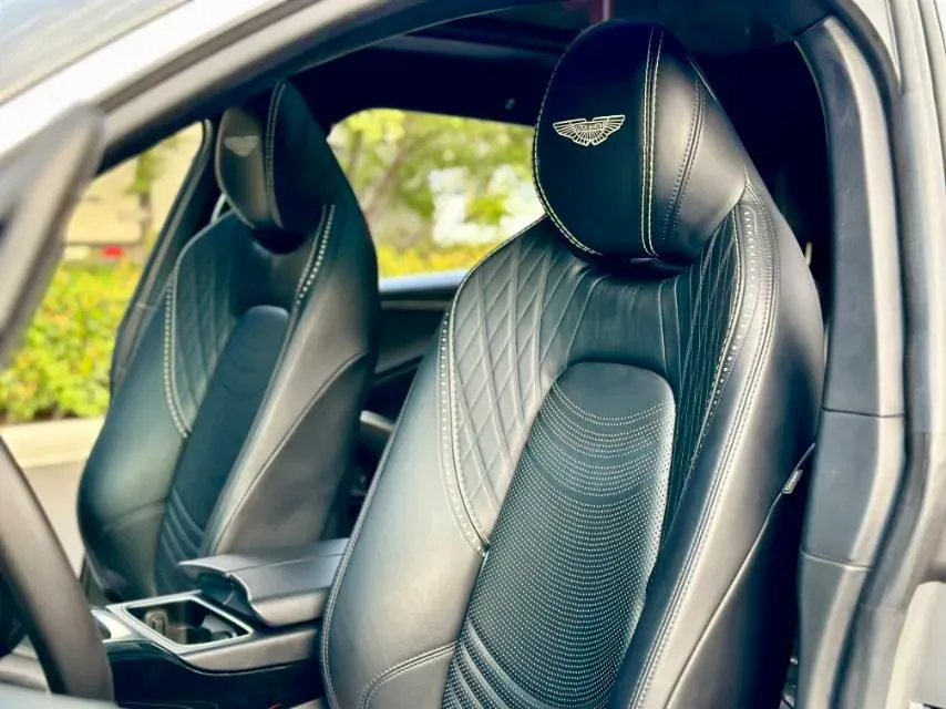 2022 Aston Martin DBX 3.0T 435HP L6 9AT,autocango,china used car exporter,china ev exporter,chinese used car exporter,chinese used ev exporter