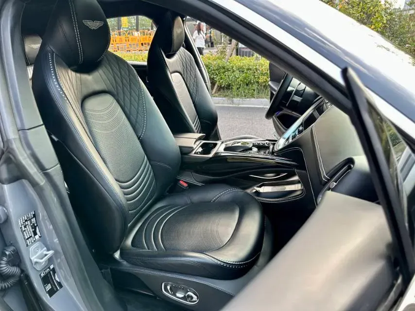 2022 Aston Martin DBX 3.0T 435HP L6 9AT,autocango,china used car exporter,china ev exporter,chinese used car exporter,chinese used ev exporter