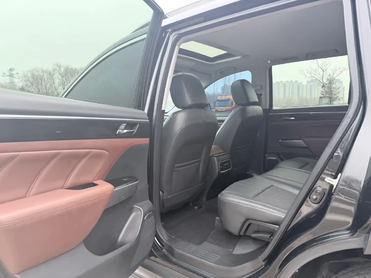 2017 GAC Trumpchi GS8 2.0T 201HP L4 6AT,autocango,china used car exporter,china ev exporter,chinese used car exporter,chinese used ev exporter