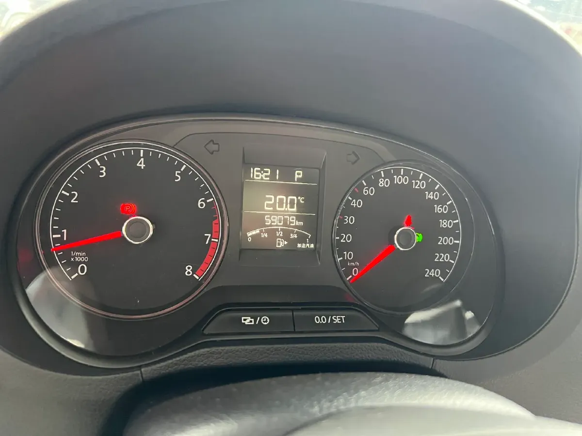 2016 Volkswagen Polo 1.4L 90HP L4 6AT,autocango,china used car exporter,china ev exporter,chinese used car exporter,chinese used ev exporter