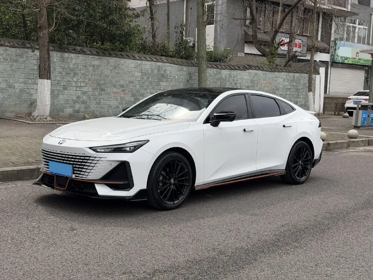 2023 ChangAn UNI-V 1.5T 188HP L4 7DCT,autocango,china used car exporter,china ev exporter,chinese used car exporter,chinese used ev exporter