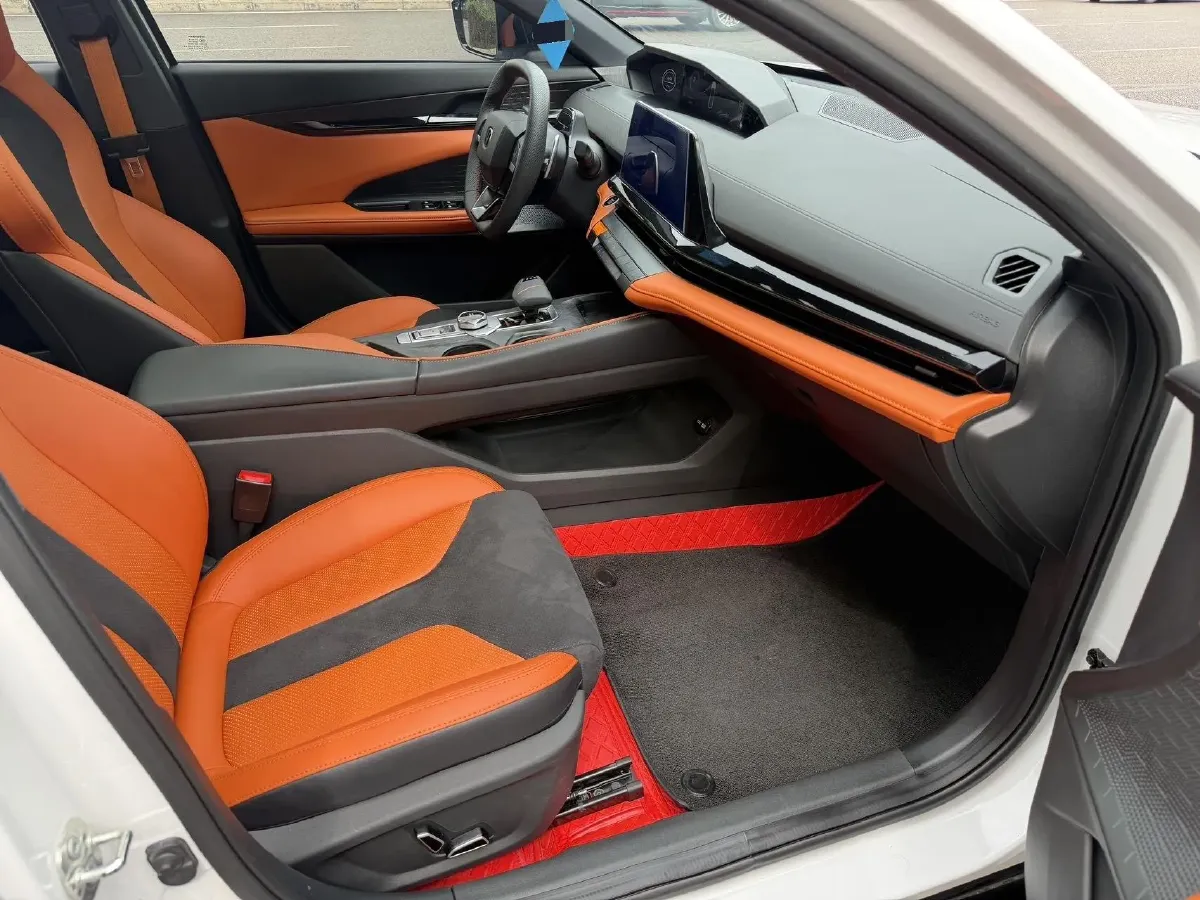 2023 ChangAn UNI-V 1.5T 188HP L4 7DCT,autocango,china used car exporter,china ev exporter,chinese used car exporter,chinese used ev exporter