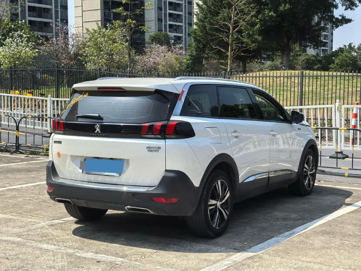 2019 Peugeot 5008 1.8T 204HP L4 6AT,autocango,china used car exporter,china ev exporter,chinese used car exporter,chinese used ev exporter