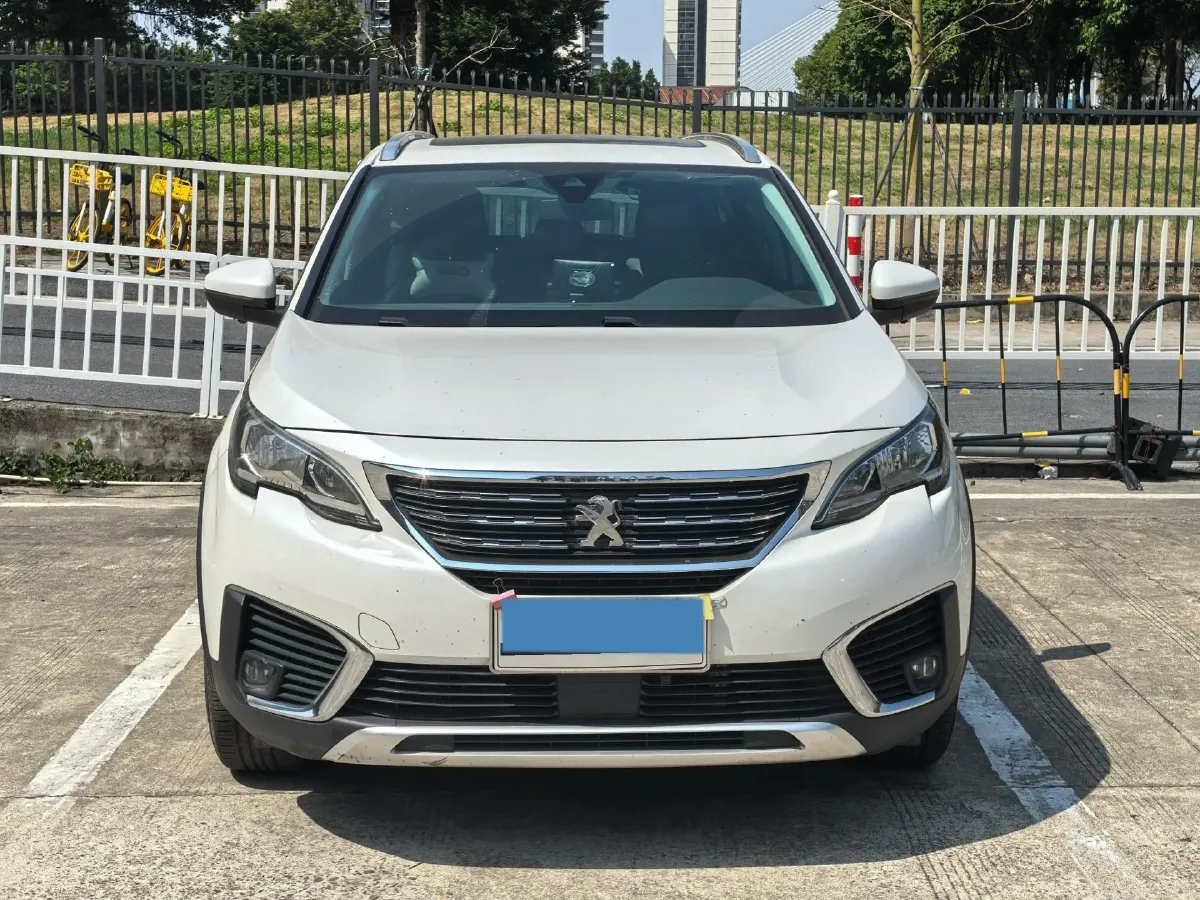 2019 Peugeot 5008 1.8T 204HP L4 6AT,autocango,china used car exporter,china ev exporter,chinese used car exporter,chinese used ev exporter