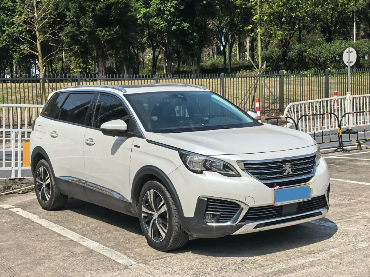 2019 Peugeot 5008 1.8T 204HP L4 6AT,autocango,china used car exporter,china ev exporter,chinese used car exporter,chinese used ev exporter