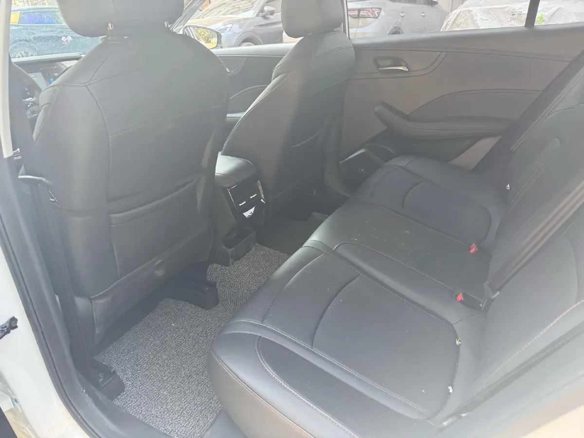 2024 Roewe i5 1.5L 129HP L4 CVT,autocango,china used car exporter,china ev exporter,chinese used car exporter,chinese used ev exporter