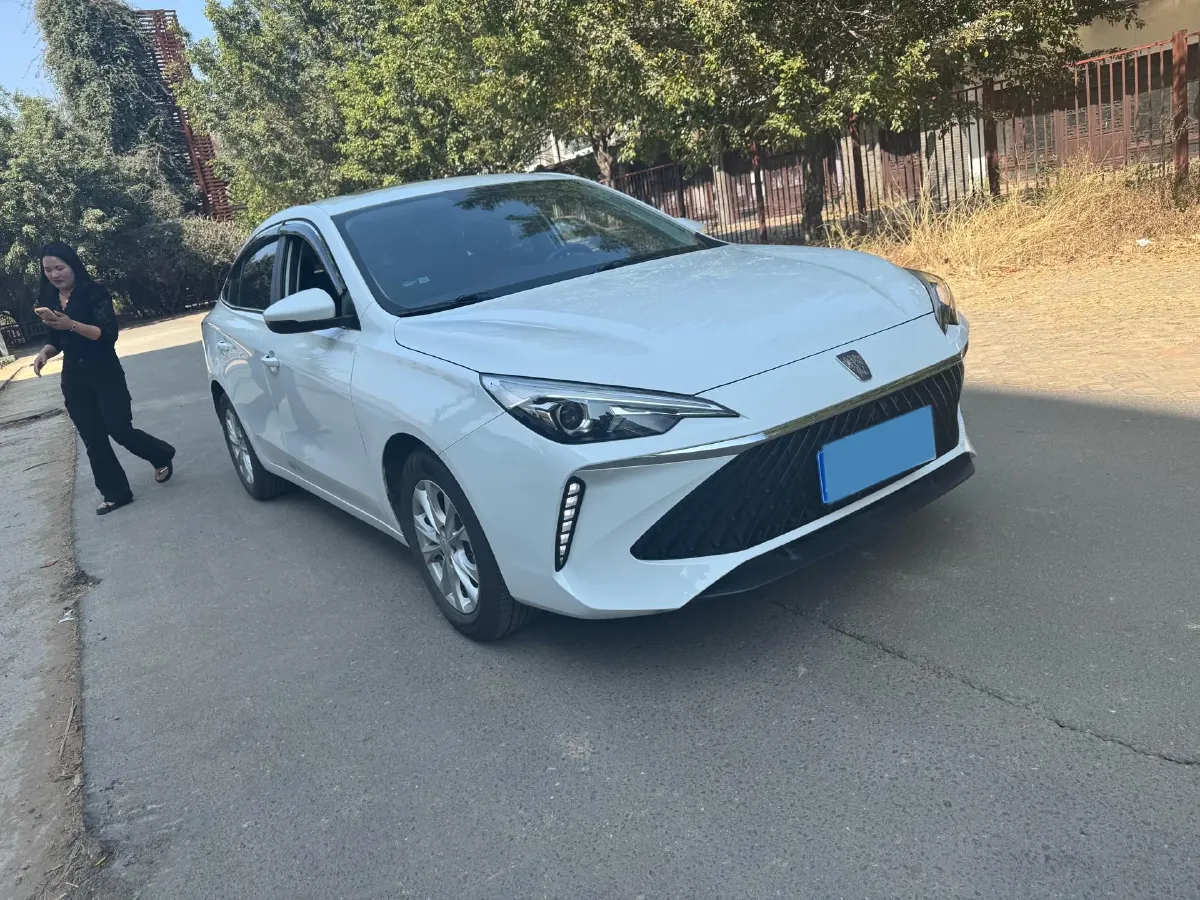 2024 Roewe i5 1.5L 129HP L4 CVT,autocango,china used car exporter,china ev exporter,chinese used car exporter,chinese used ev exporter