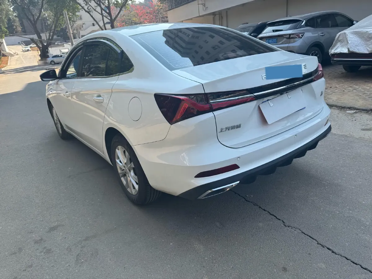 2024 Roewe i5 1.5L 129HP L4 CVT,autocango,china used car exporter,china ev exporter,chinese used car exporter,chinese used ev exporter