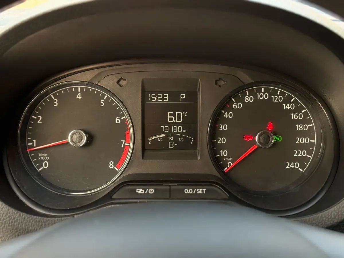 2016 Volkswagen Polo 1.4L 90HP L4 6AT,autocango,china used car exporter,china ev exporter,chinese used car exporter,chinese used ev exporter