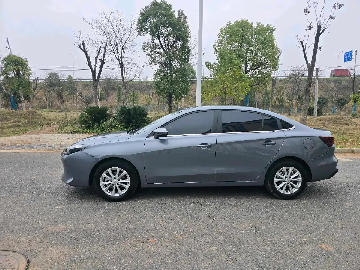 2026 Roewe i5 1.5L 129HP L4 CVT,autocango,china used car exporter,china ev exporter,chinese used car exporter,chinese used ev exporter