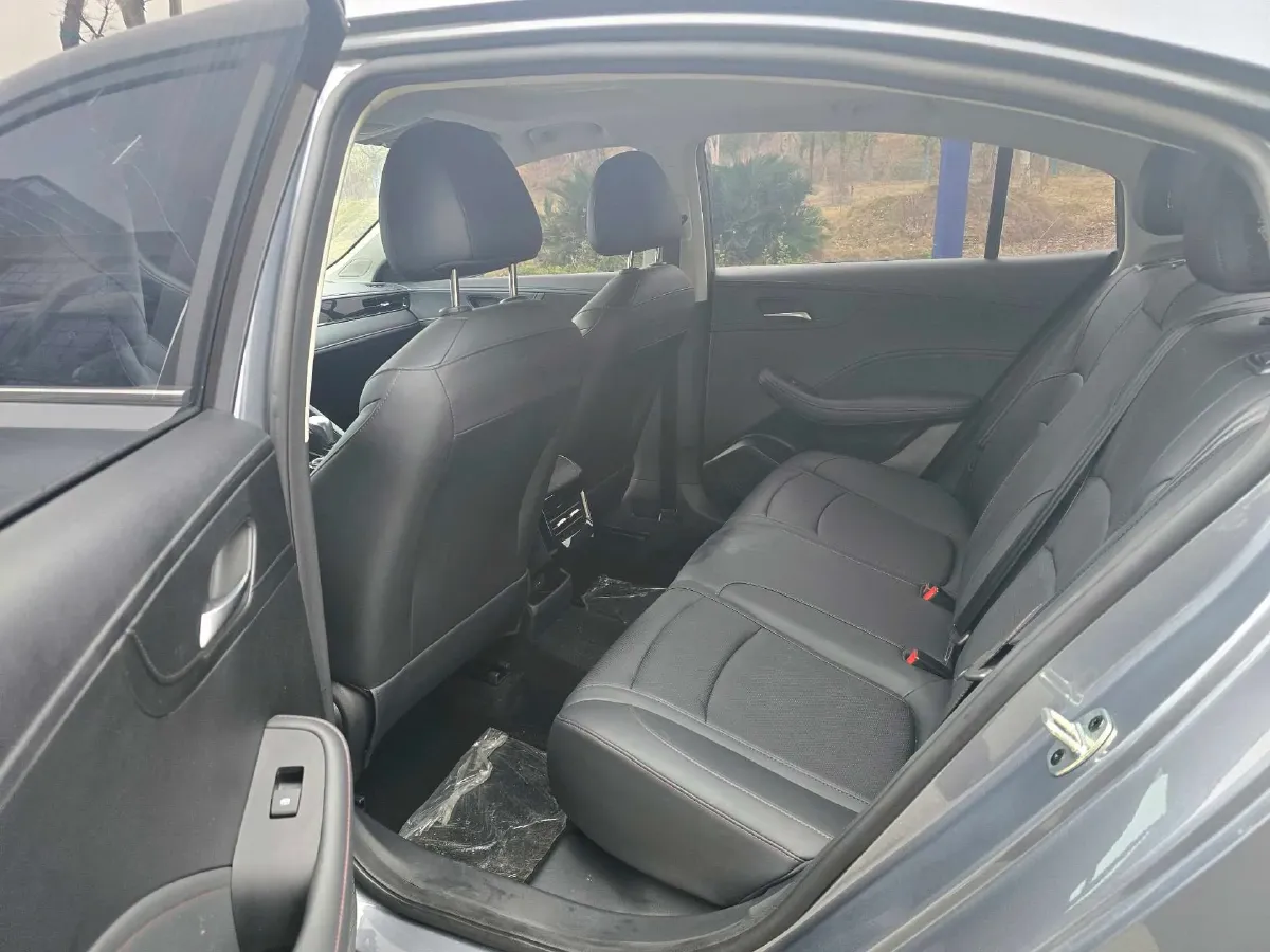 2026 Roewe i5 1.5L 129HP L4 CVT,autocango,china used car exporter,china ev exporter,chinese used car exporter,chinese used ev exporter