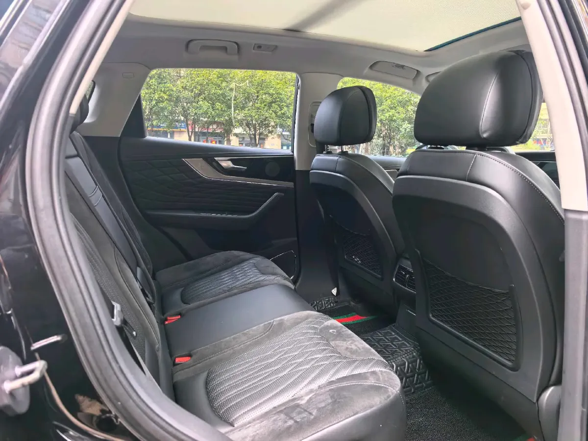 2022 HongQi HS5 2.0T 224HP L4 6AT,autocango,china used car exporter,china ev exporter,chinese used car exporter,chinese used ev exporter