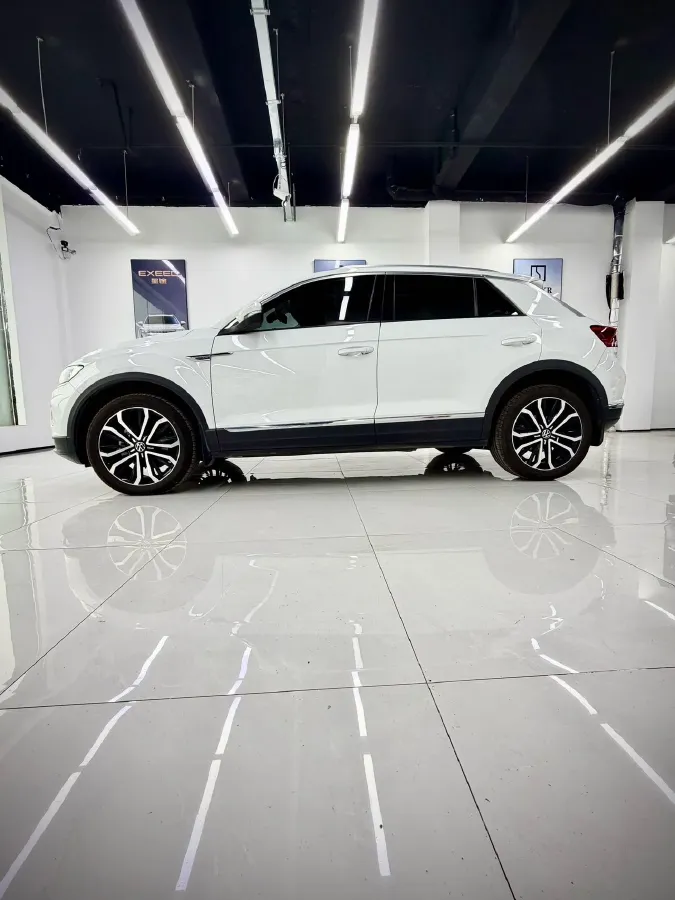 2021 Volkswagen T-Roc 1.4T 150HP L4 7DCT,autocango,china used car exporter,china ev exporter,chinese used car exporter,chinese used ev exporter