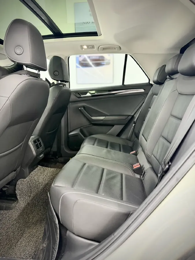 2021 Volkswagen T-Roc 1.4T 150HP L4 7DCT,autocango,china used car exporter,china ev exporter,chinese used car exporter,chinese used ev exporter