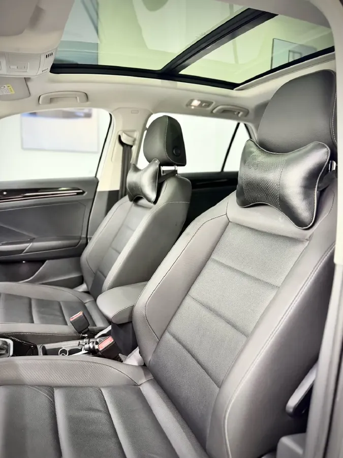 2021 Volkswagen T-Roc 1.4T 150HP L4 7DCT,autocango,china used car exporter,china ev exporter,chinese used car exporter,chinese used ev exporter