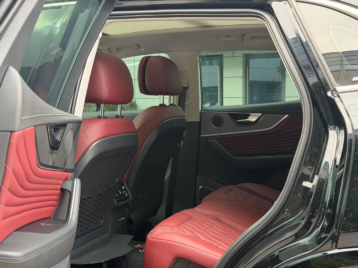 2023 HongQi HS5 2.0T 252HP L4 8AT,autocango,china used car exporter,china ev exporter,chinese used car exporter,chinese used ev exporter