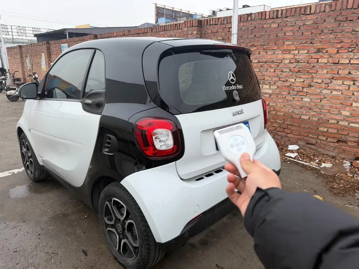 2019 Smart smart fortwo 0.9T 90HP L3 6DCT,autocango,china used car exporter,china ev exporter,chinese used car exporter,chinese used ev exporter
