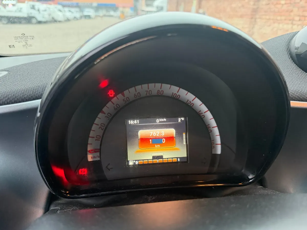 2019 Smart smart fortwo 0.9T 90HP L3 6DCT,autocango,china used car exporter,china ev exporter,chinese used car exporter,chinese used ev exporter