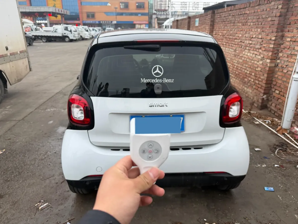 2019 Smart smart fortwo 0.9T 90HP L3 6DCT,autocango,china used car exporter,china ev exporter,chinese used car exporter,chinese used ev exporter