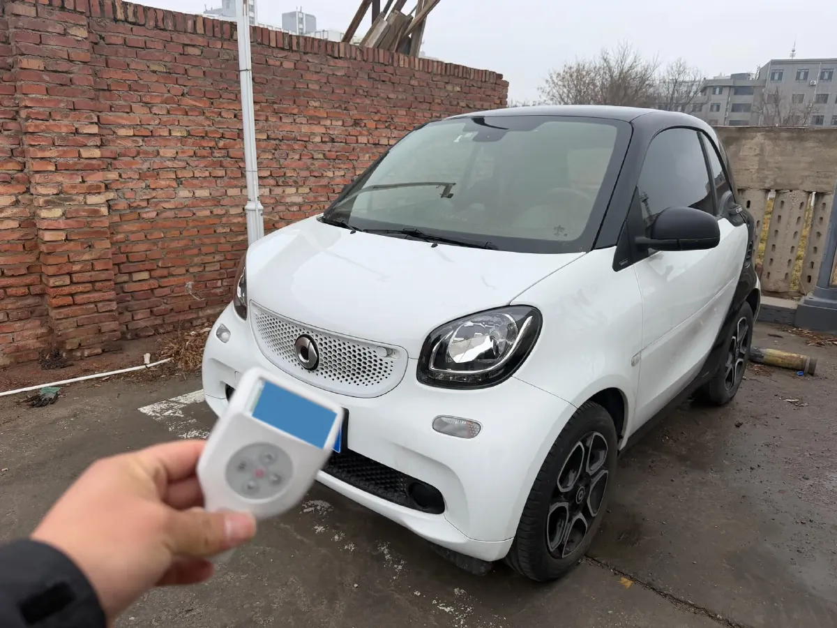 2019 Smart smart fortwo 0.9T 90HP L3 6DCT,autocango,china used car exporter,china ev exporter,chinese used car exporter,chinese used ev exporter
