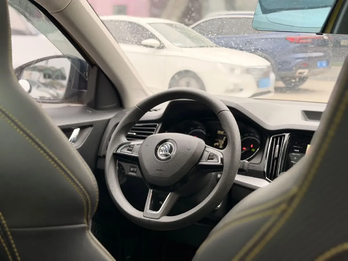 2020 Skoda Kamiq 1.5L 112HP L4 6AT,autocango,china used car exporter,china ev exporter,chinese used car exporter,chinese used ev exporter