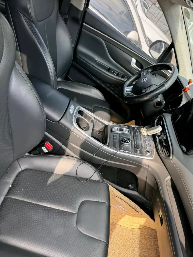 2023 Hyundai Santafe 2.0T 230HP L4 8AT,autocango,china used car exporter,china ev exporter,chinese used car exporter,chinese used ev exporter