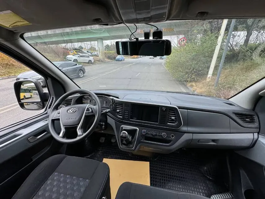 2023 MAXUS XinTu V80 2.0T 127HP L4 6MT,autocango,china used car exporter,china ev exporter,chinese used car exporter,chinese used ev exporter