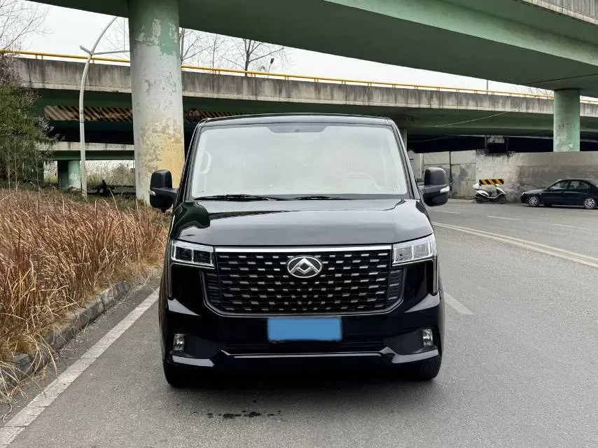 2023 MAXUS XinTu V80 2.0T 127HP L4 6MT,autocango,china used car exporter,china ev exporter,chinese used car exporter,chinese used ev exporter