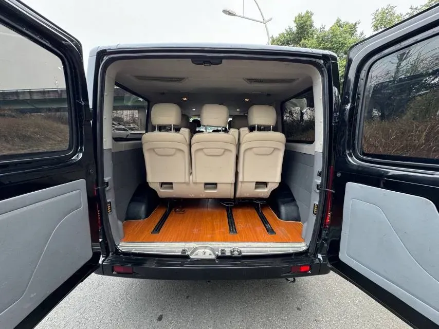 2023 MAXUS XinTu V80 2.0T 127HP L4 6MT,autocango,china used car exporter,china ev exporter,chinese used car exporter,chinese used ev exporter