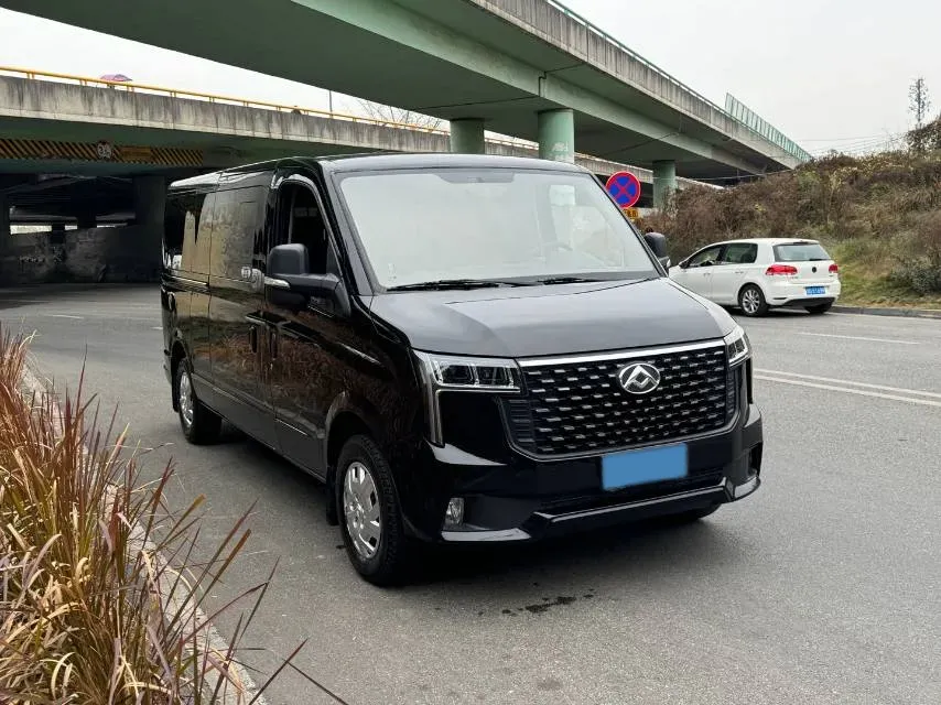 2023 MAXUS XinTu V80 2.0T 127HP L4 6MT,autocango,china used car exporter,china ev exporter,chinese used car exporter,chinese used ev exporter