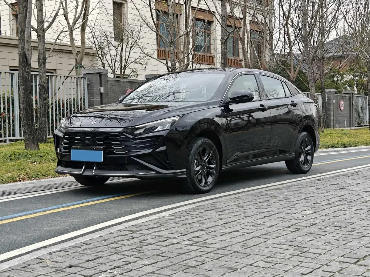 2025 DongFeng Aeolus YiXuan 1.5L 125HP L4 6DCT,autocango,china used car exporter,china ev exporter,chinese used car exporter,chinese used ev exporter