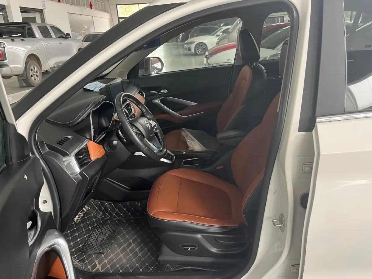 2017 HaiMa S5 Young Edition 1.6L 122HP L4 5MT,autocango,china used car exporter,china ev exporter,chinese used car exporter,chinese used ev exporter