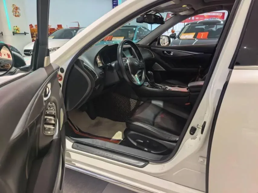 2018 Jeep Grand Commander 2.0T 265HP L4 9AT,autocango,china used car exporter,china ev exporter,chinese used car exporter,chinese used ev exporter