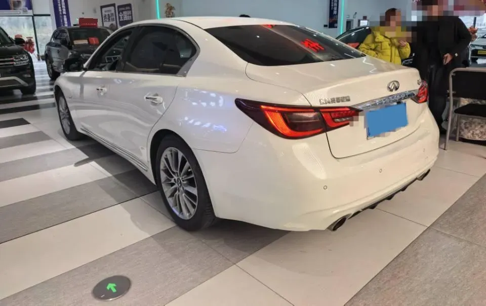 2018 Jeep Grand Commander 2.0T 265HP L4 9AT,autocango,china used car exporter,china ev exporter,chinese used car exporter,chinese used ev exporter