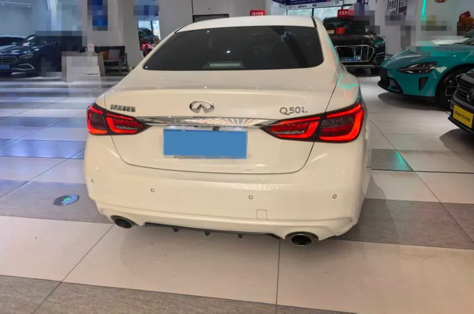 2018 Jeep Grand Commander 2.0T 265HP L4 9AT,autocango,china used car exporter,china ev exporter,chinese used car exporter,chinese used ev exporter