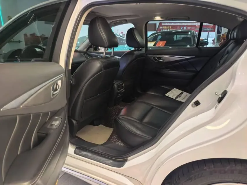 2018 Jeep Grand Commander 2.0T 265HP L4 9AT,autocango,china used car exporter,china ev exporter,chinese used car exporter,chinese used ev exporter