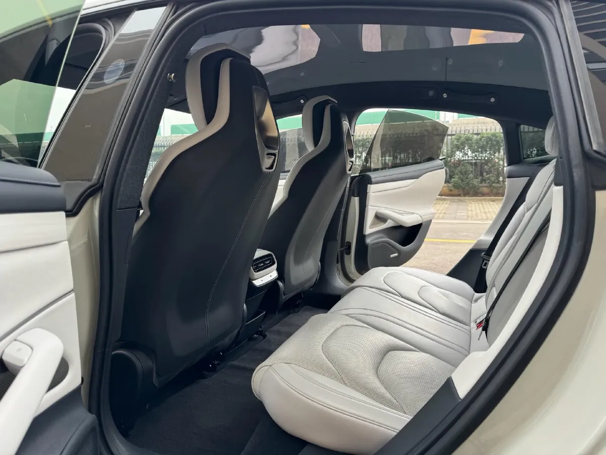 2024 MI SU7 BEV 73.6KWH,autocango,china used car exporter,china ev exporter,chinese used car exporter,chinese used ev exporter