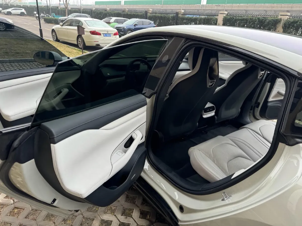 2024 MI SU7 BEV 73.6KWH,autocango,china used car exporter,china ev exporter,chinese used car exporter,chinese used ev exporter