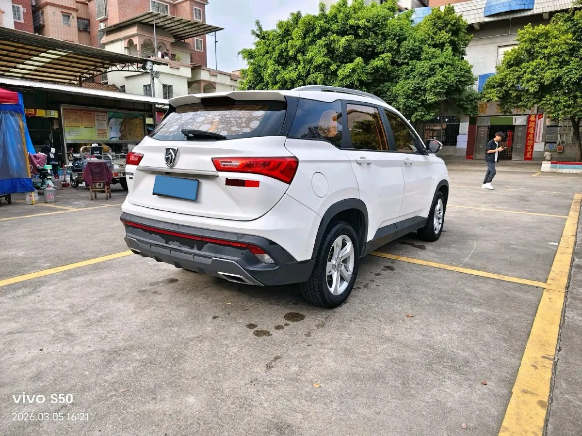 2018 BaoJun 530 1.5T 150HP L4 6MT,autocango,china used car exporter,china ev exporter,chinese used car exporter,chinese used ev exporter