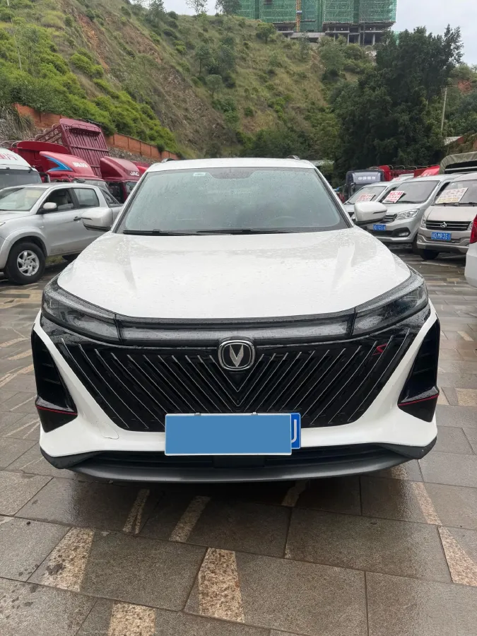 2022 ChangAn CS75 Plus 2.0T 233HP L4 8AT,autocango,china used car exporter,china ev exporter,chinese used car exporter,chinese used ev exporter