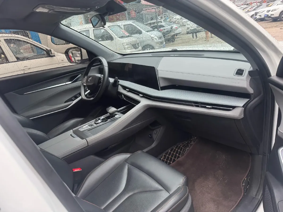 2022 ChangAn CS75 Plus 2.0T 233HP L4 8AT,autocango,china used car exporter,china ev exporter,chinese used car exporter,chinese used ev exporter