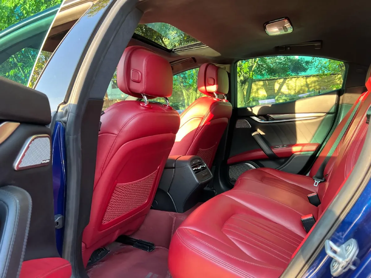 2018 Maserati Ghibli 3.0T 350HP V6 8AT,autocango,china used car exporter,china ev exporter,chinese used car exporter,chinese used ev exporter