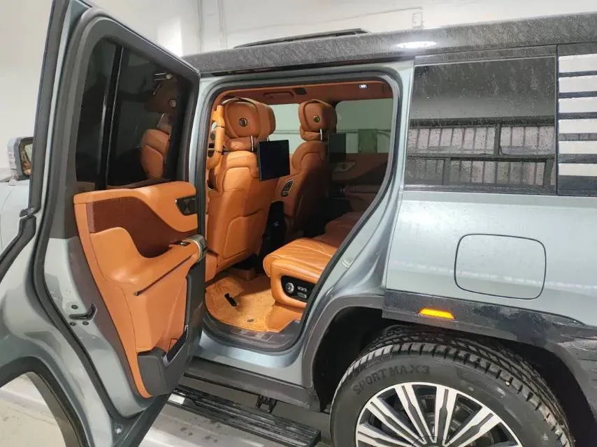 2023 YangWang U8 2.0T 272HP L4 REEV 49.05KWH,autocango,china used car exporter,china ev exporter,chinese used car exporter,chinese used ev exporter