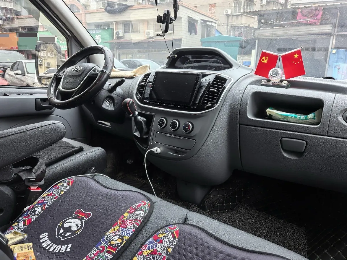 2021 MAXUS XinTu V80 2.0T 139HP L4 6MT,autocango,china used car exporter,china ev exporter,chinese used car exporter,chinese used ev exporter